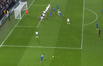 1673561285751012449.gif 【英超】费利克斯首秀染红 切尔西客场1比2负富勒姆